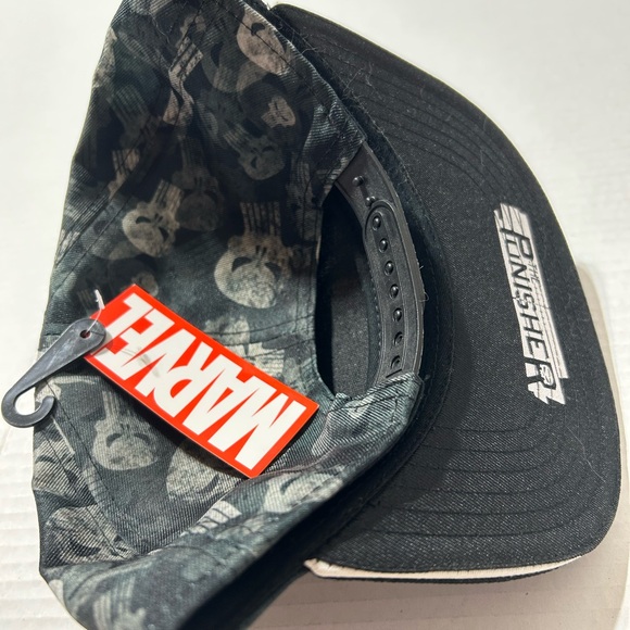 Marvel Punisher Skull Pattern Snapback Hat - Picture 5 of 7